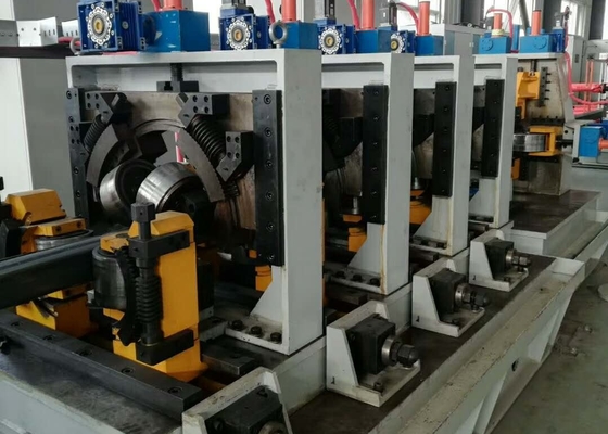 Máquina de rolamento de tubos montada no chão Sistema de controlo PLC de peso personalizado