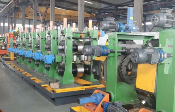 380v Linha de produção de tubos Erw Máquina de solda e moldagem altamente eficiente