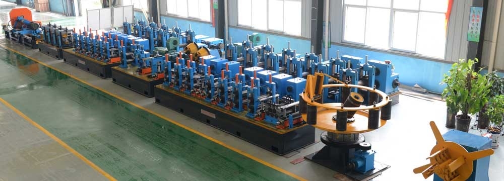 Máquina de fabricação de tubos de aço