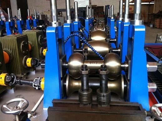 Máquina de fabricação de tubos de aço eficiente