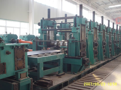 Máquina de fabricação de tubos de aço de alta velocidade