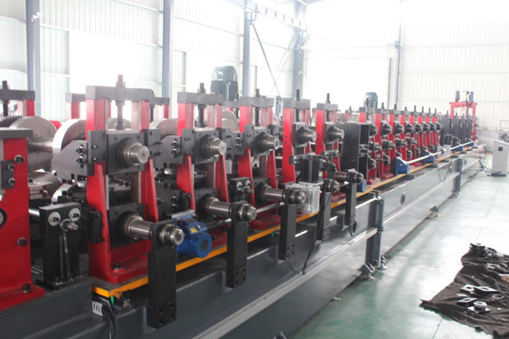 Máquina avançada de fabricação de tubos de aço de largura de 100-300 mm com sistema de corte hidráulico
