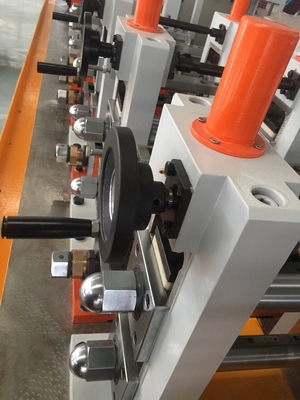 Linha automática processo de manufatura do moinho de tubulação da elevada precisão ERW do tubo de aço sem emenda