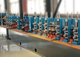 Máquina de moagem de tubos de aço carbono quadrado de 2,5 mm 30 mm/min Linha de produção de tubos de aço