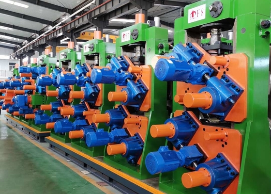 Máquina de fabricação de tubos quadrados ERW 25t / hora Espessura 8mm