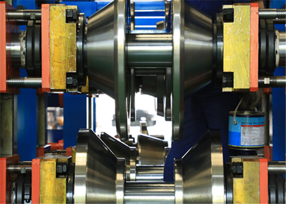 Máquina de fundição de tubos de alta frequência 200x200mm Tubo automático de aço