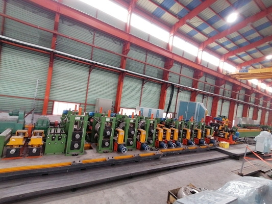 Equipamento automático de moldagem de tubos para tubos quadrados