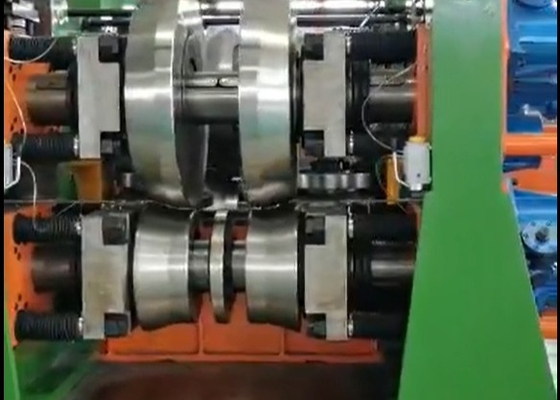 Equipamento automático de moldagem de tubos para tubos quadrados