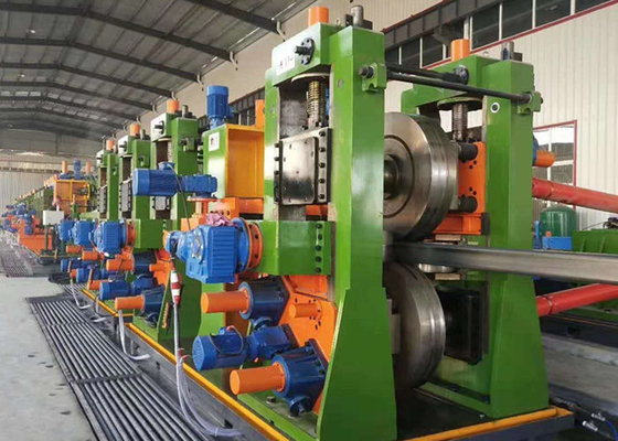 Equipamento automático de moldagem de tubos para tubos quadrados