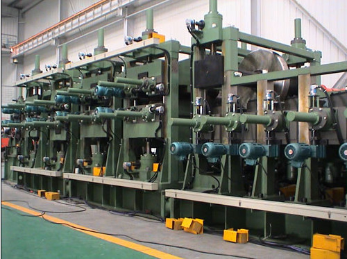 Máquina de fabricação de tubos de 16' API FF Formar, Linel de produção de tubos de aço com operação fácil