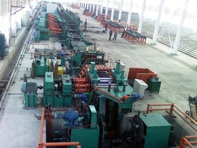 Máquina de fabricação de tubos de aço de alta velocidade
