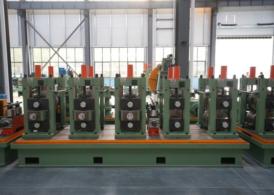 Moinho de tubos soldados de aço carbono de alta velocidade 32-102 mm Formar rolos controlados por PLC