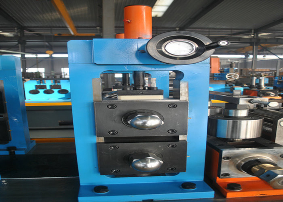 Máquina de fabricação de tubos galvanizados de costura recta de precisão ERW Alta frequência