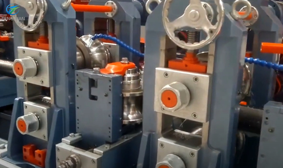 Máquina de fabricação de tubos de aço de secção de dimensionamento e endireitação para obras de construção