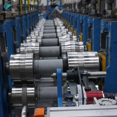 Máquina de moldagem de tubos de 600 kW controlada por PLC com rolos cromados