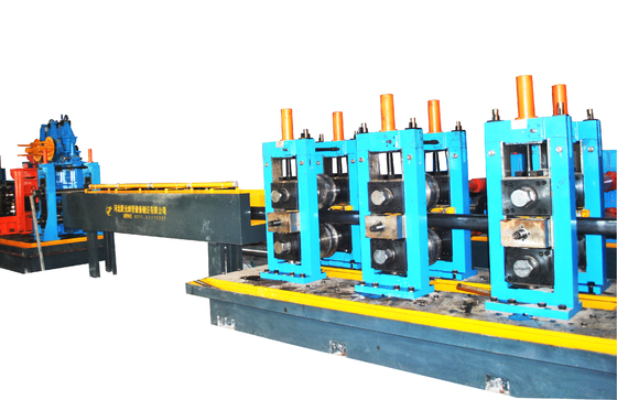 Máquina de moldagem de tubos de 600 kW controlada por PLC com rolos cromados