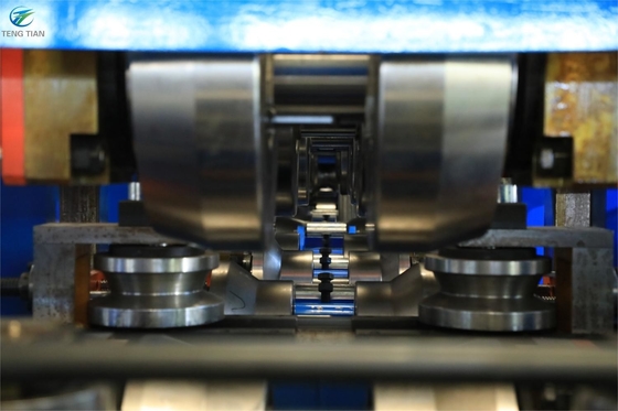 Máquina de fabricação de tubos de aço de acumulador horizontal para tubos quadrados F150