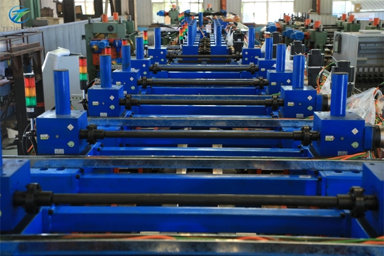 Máquina de fabricação de tubos de aço de acumulador horizontal para tubos quadrados F150