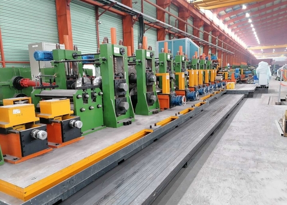 Espessura 2-9 mm Linha de produção de tubos de aço soldados de alta frequência Alta precisão
