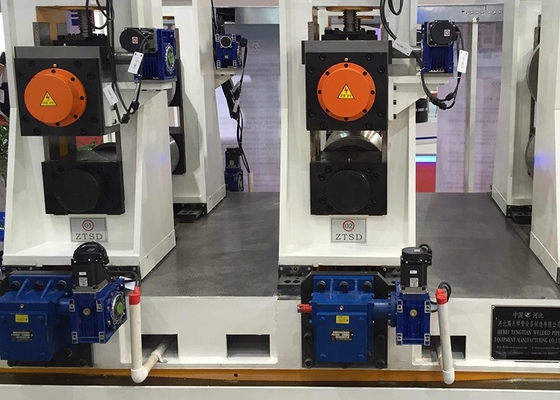 Máquina de fabricação de tubos