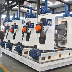 200x200mm um rolo que forma a precisão alta do equipamento automático do moinho de tubo