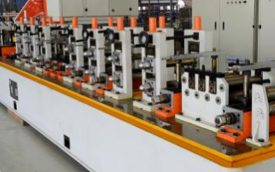 Máquina de moldagem automática de tubos de alta frequência