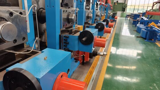 Moinho de tubos ERW avançado com tecnologia de soldagem de alta frequência para tubos de aço carbono CE ISO